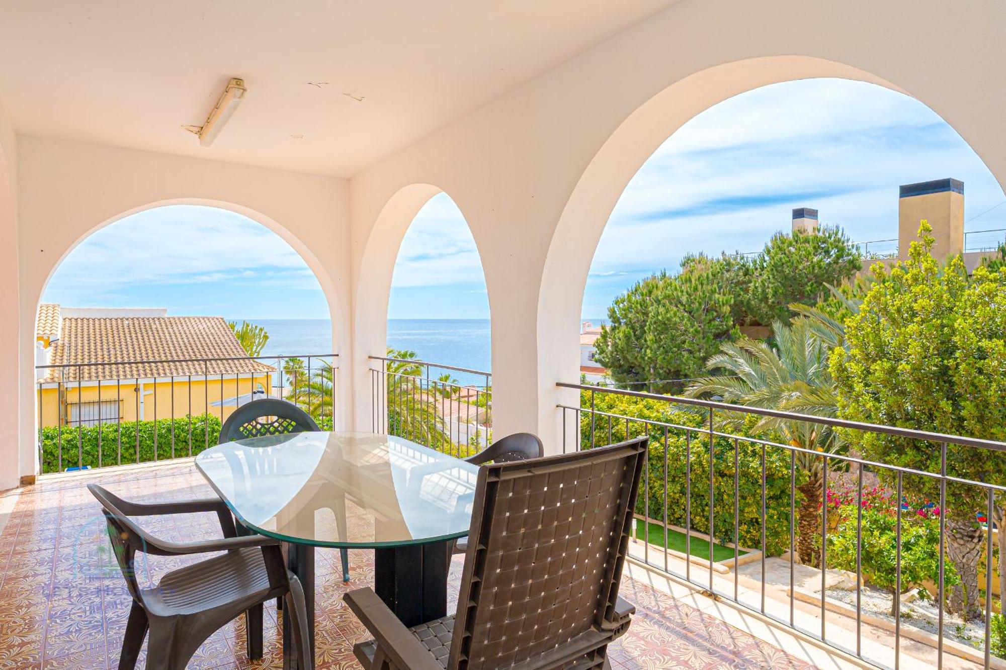 Dolores Perfect For Holidays El Campello