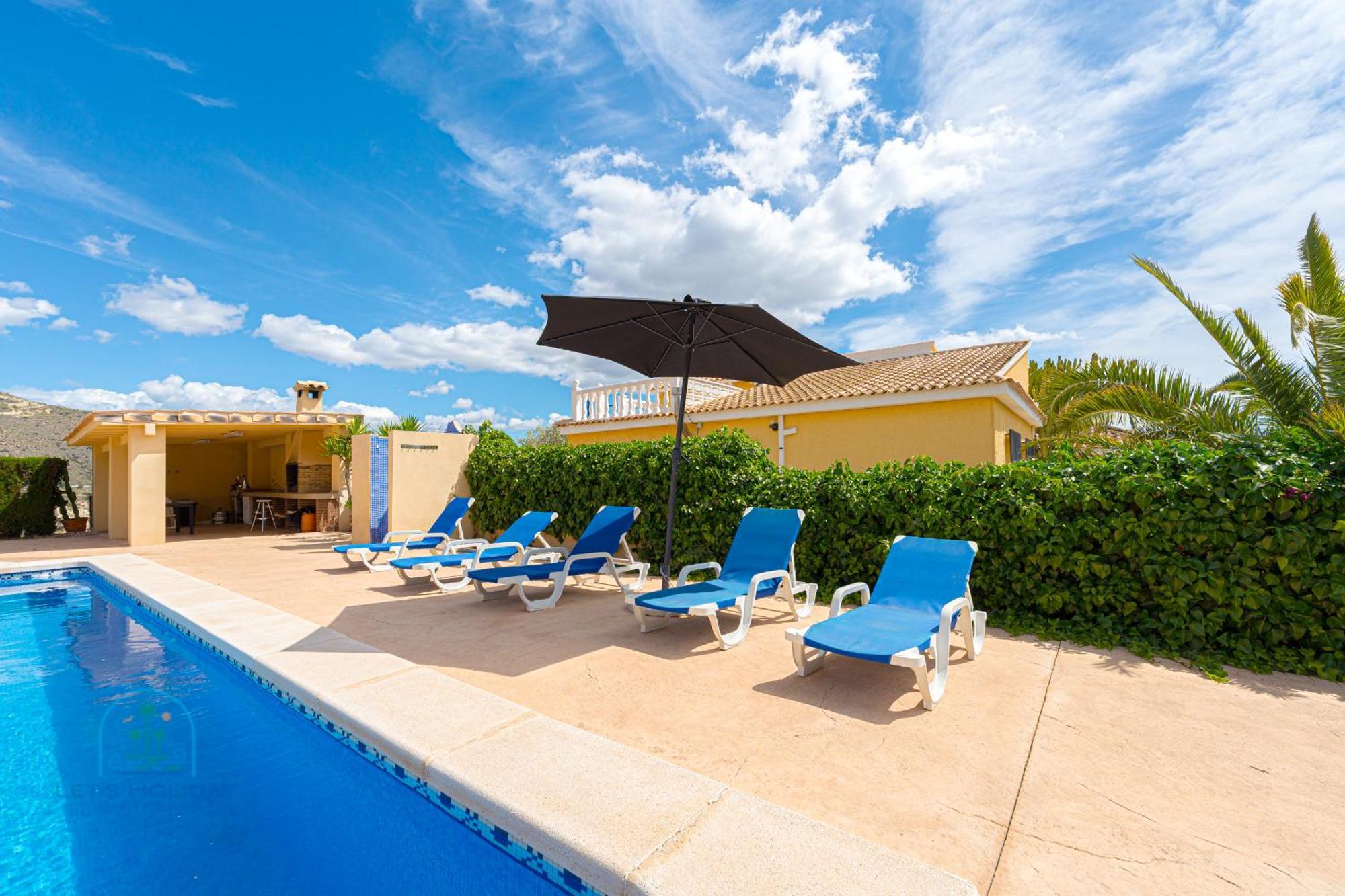 Dolores Perfect For Holidays * El Campello