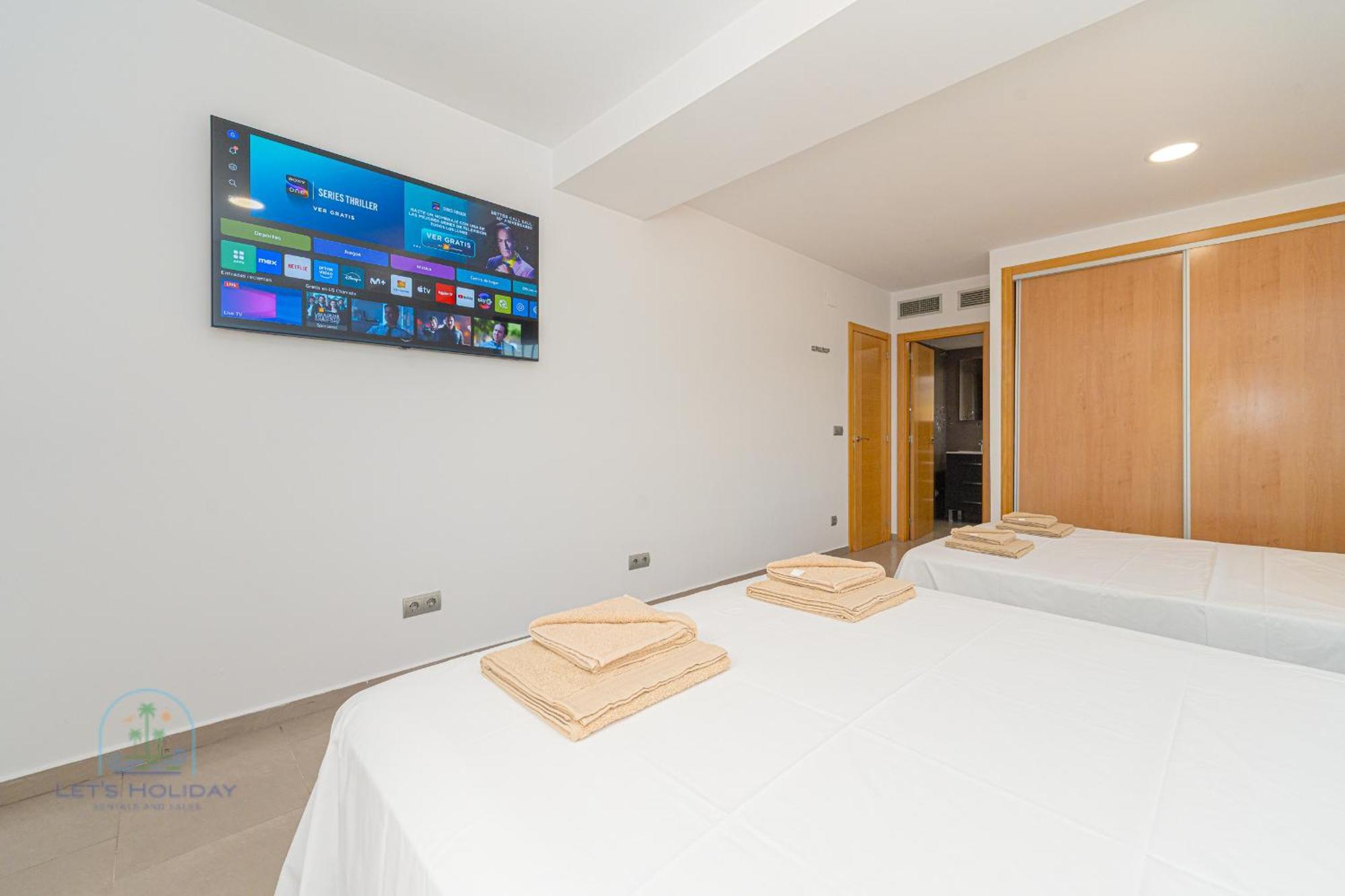 Dolores Perfect For Holidays * El Campello